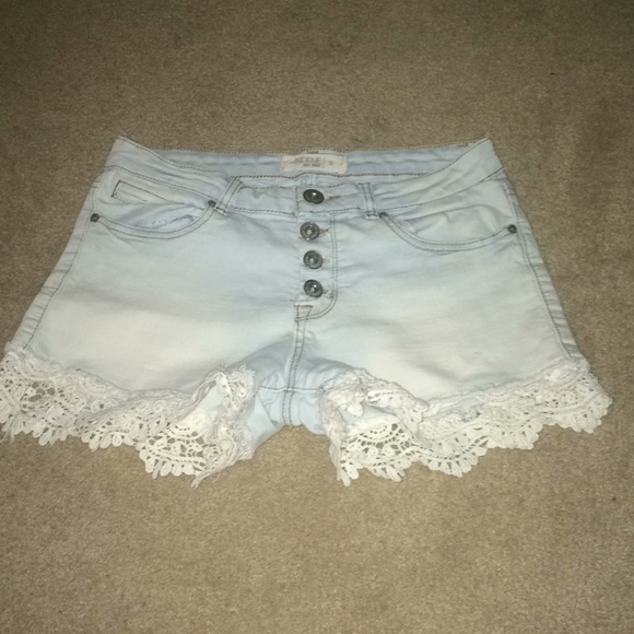 Light high waisted denim shorts - Picture 2 of 2